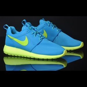 Nike WMNS Roshe Run Blue Glow/Volt